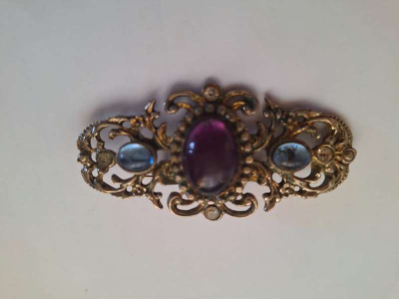 Stunning brooch