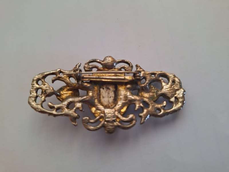 Stunning brooch
