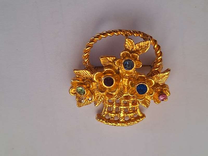 Basket with flowers brooch