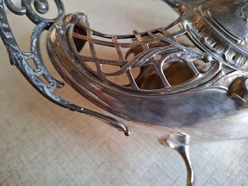 Stunning Vintage/antique silver plated art neveau center piece