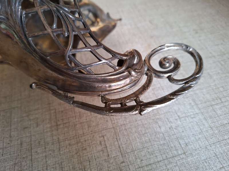 Stunning Vintage/antique silver plated art neveau center piece