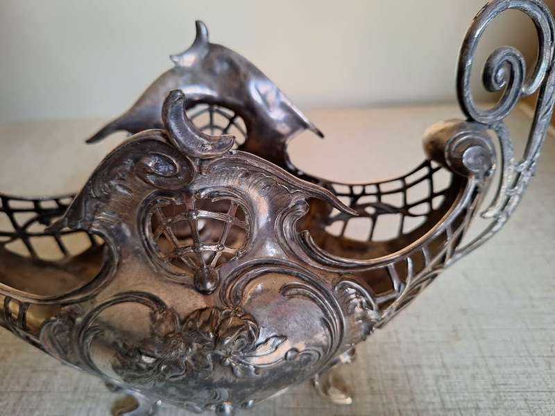 Stunning Vintage/antique silver plated art neveau center piece