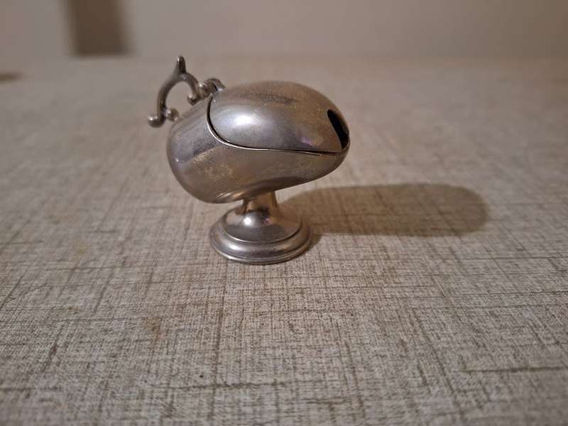 Small salts in shape of sugar scoop