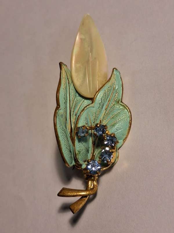 Stunning brooch