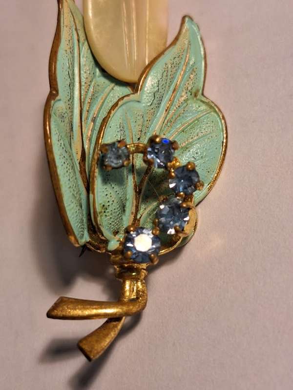 Stunning brooch