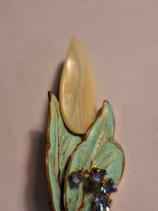 Stunning brooch