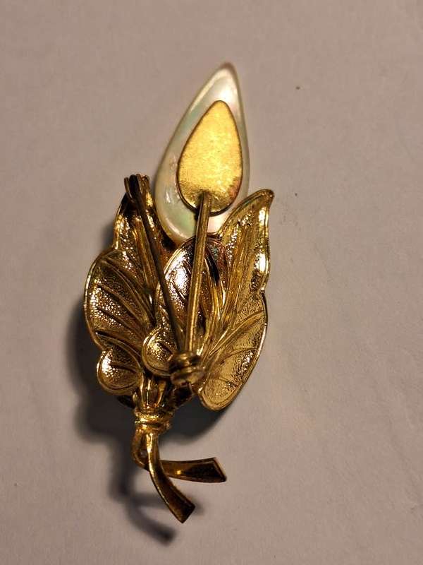 Stunning brooch