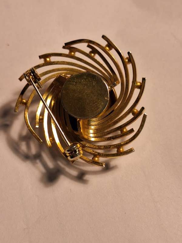 Tiger eye brooch