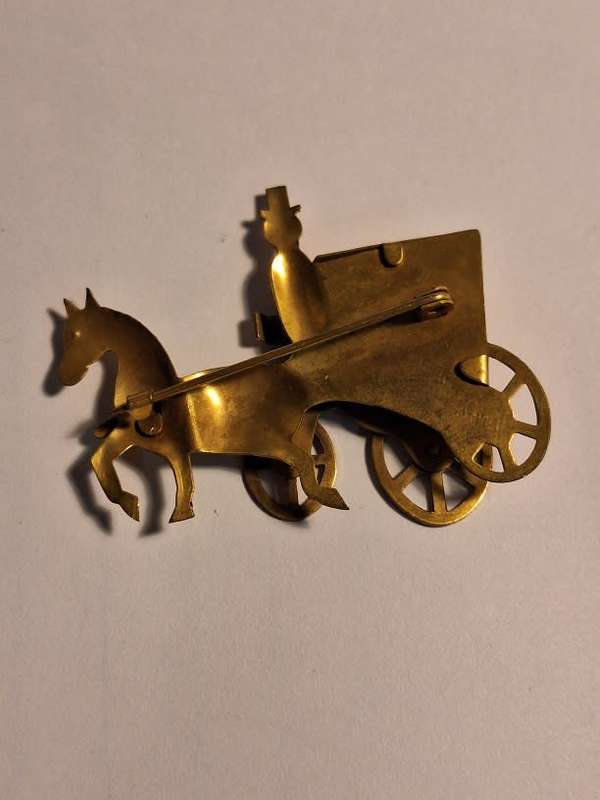 Horse and carriage brooch