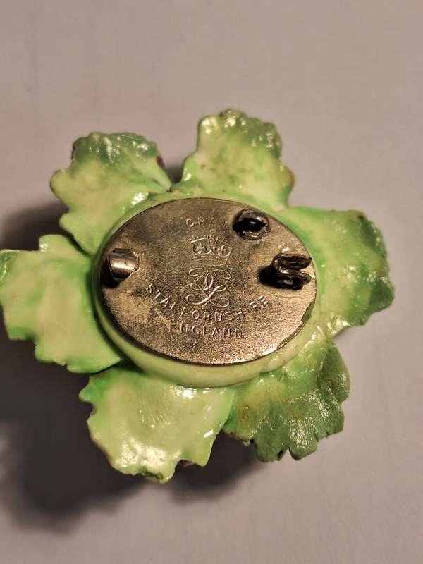 Ceramic brooch staffordshire England, no pin