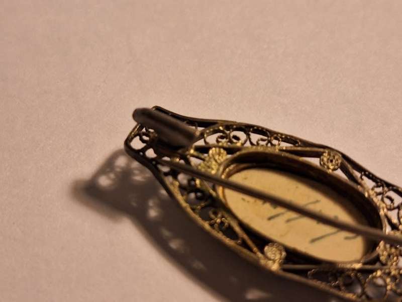 Vintage Delft brooch