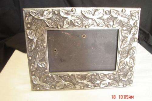 STUNNING PICTURE FRAME