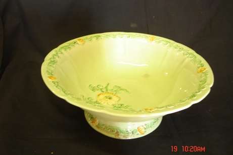 STUNNING FOOTED CARLTON WARE FRUIT BOWL