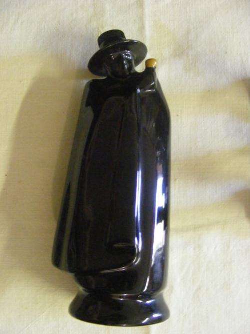 BLACK CERAMIC SANDEMAN PORT DECANTER BY WADE CIRCA 1923+