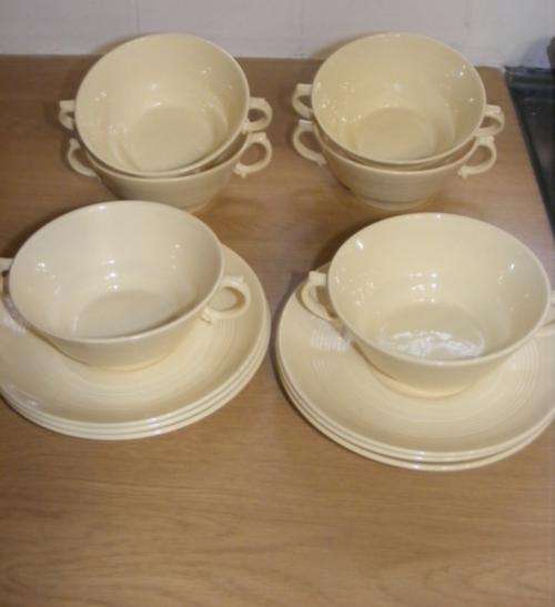 6 LOVELY SOUP CUPS ON SAUCERS BY WOOD'S ENGLAND