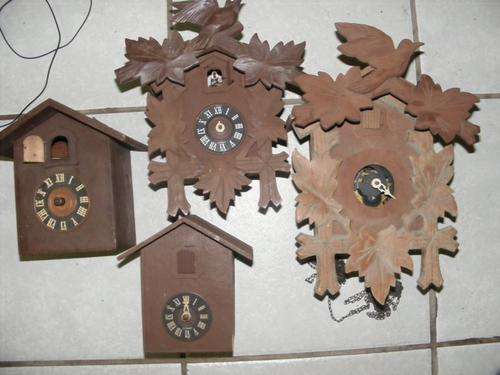 4 CUCKOO CLOCKS TO RESTORE OR AS PARTS