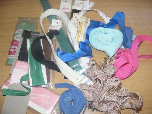 COLLECTION OF ITEMS FOR SEWING