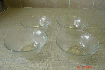 4 X GLASS SNACK BOWLS