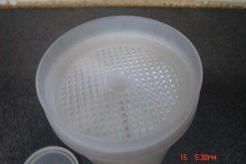 TUPPERWARE FLOUR SIEVE