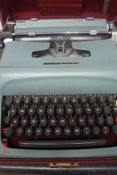 OLIVETTI STUDIO 44 TYPEWRITER