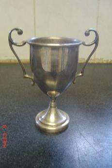 LOVELY TROPHY EM ESS EPNS