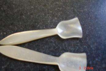 2 MOTHER OF PEARL SALT SPOONS LOVELY