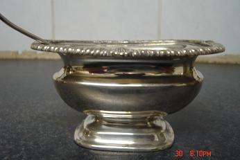 STUNNING MUSTARD BOWL WITH SPOON