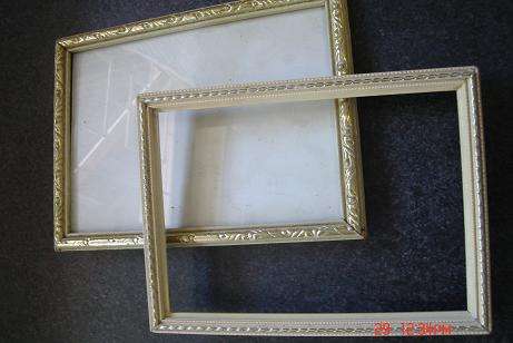2 PICTURE FRAMES