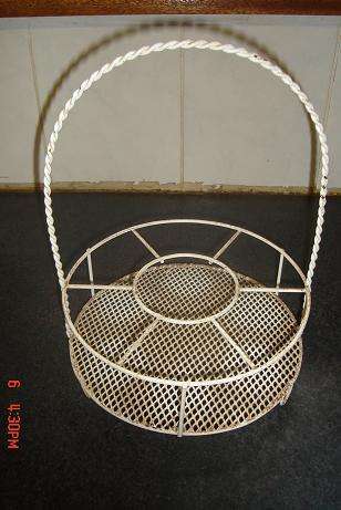 WIRE HOLDER FOR SAUCE BOTTLES ETC