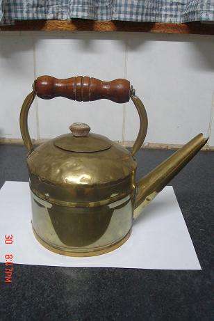 STUNNING BRASS KETTLE