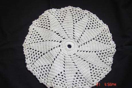 CROCHETED DOILIES