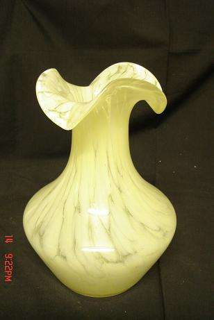 STUNNING GLASS VASE MADE IN ITALY