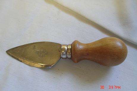 SOME TYPE OF KNIFE FROM ITALY
