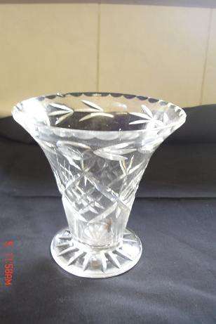 STUNNING GLASS VASE