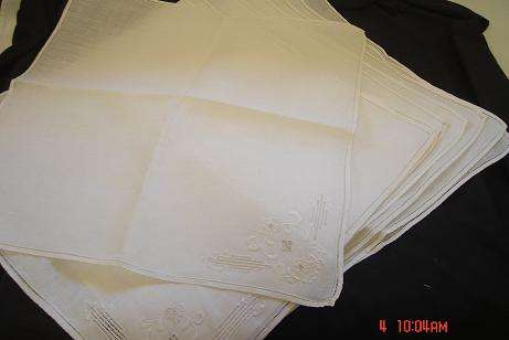 VINTAGE LINEN SERVIETTES