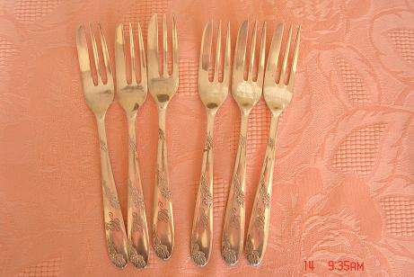 LOVELY SET OF SILVER PLATED CAKE FORKS