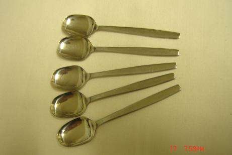 5 LOVELY LITTLE TEASPOONS