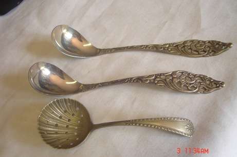 3 X LOVELY SUGAR SPOONS, EPNS AND NIEUSILVER