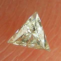 DIAMOND~0.06ct Beautiful Top Light Brown Triangle VS2 Diamond