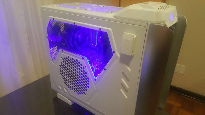 Massive Gaming Machine!! i7, Massive Case! Plays Any Game