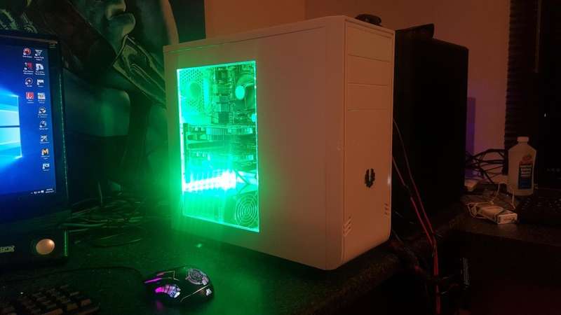 Massive Gaming PC, i5 4590, 8GB Memory, Dual Crossfirer GFX Cards! Like NEW! FREE COURIER + 2TB
