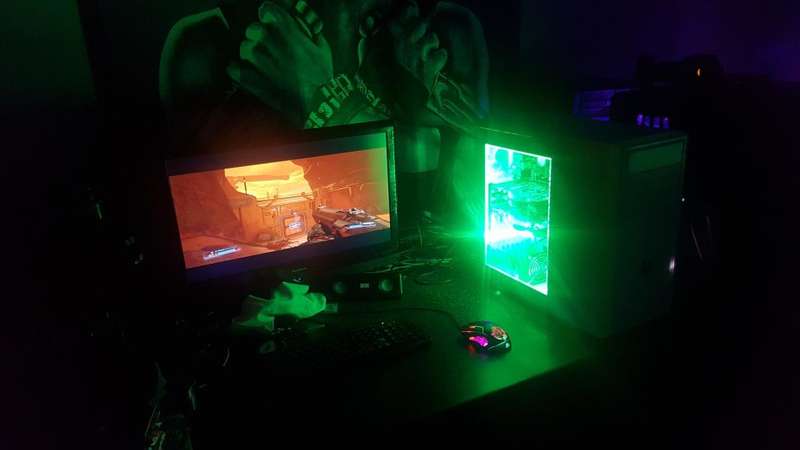 Massive Gaming PC, i5 4590, 8GB Memory, Dual Crossfirer GFX Cards! Like NEW! FREE COURIER + 2TB