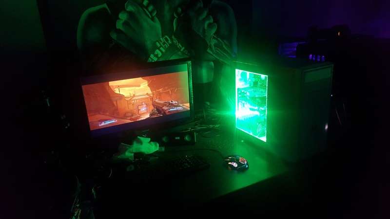 Massive Gaming PC, i5 4590, 8GB Memory, Dual Crossfirer GFX Cards! Like NEW! FREE COURIER + 2TB