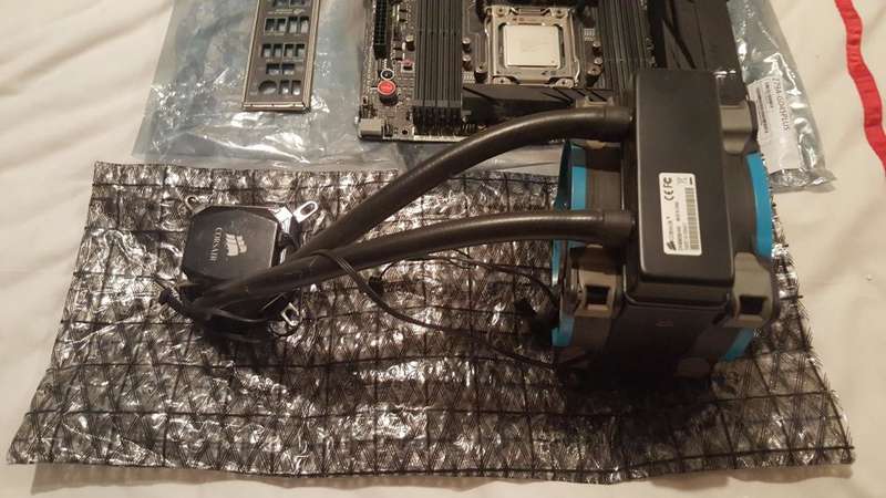 ASUS X79 RAMPAGE Black Edition + i7 4930K + Corsair Watercooling