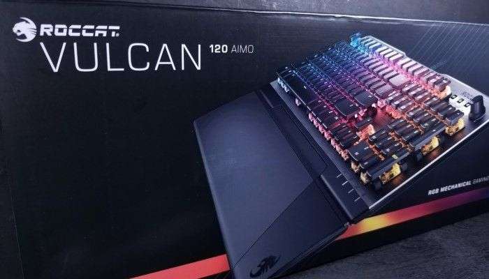 ROCCOT VULKAN Mechanical Gaming Keyboard!! Worth R2500