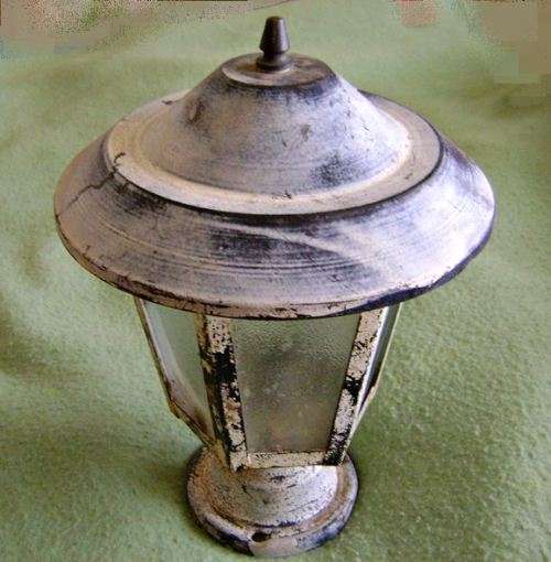 OUTDOOR POST LAMP - VINTAGE ?