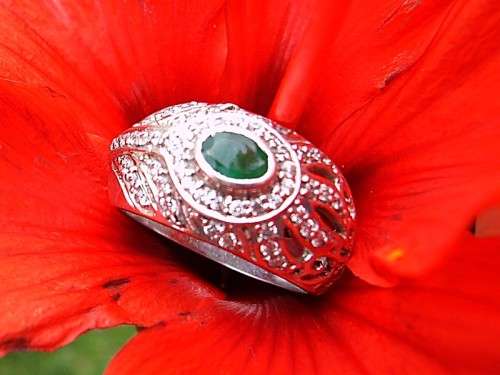 Genuine Emerald ring in 925 silver