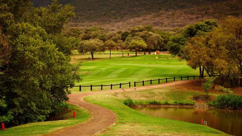 Magalies Park 2 Bedroom 6 Sleeper Chalet to rent (12th to 19th October 2018)