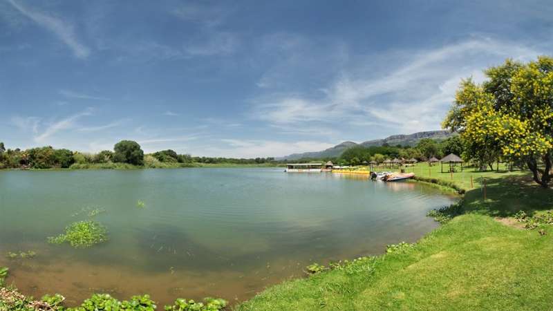 Magalies Park 2 Bedroom 6 Sleeper Chalet to rent (12th to 19th October 2018)