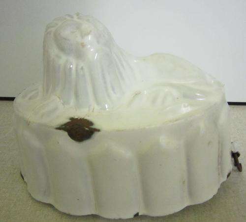 Regency enamel jelly mould